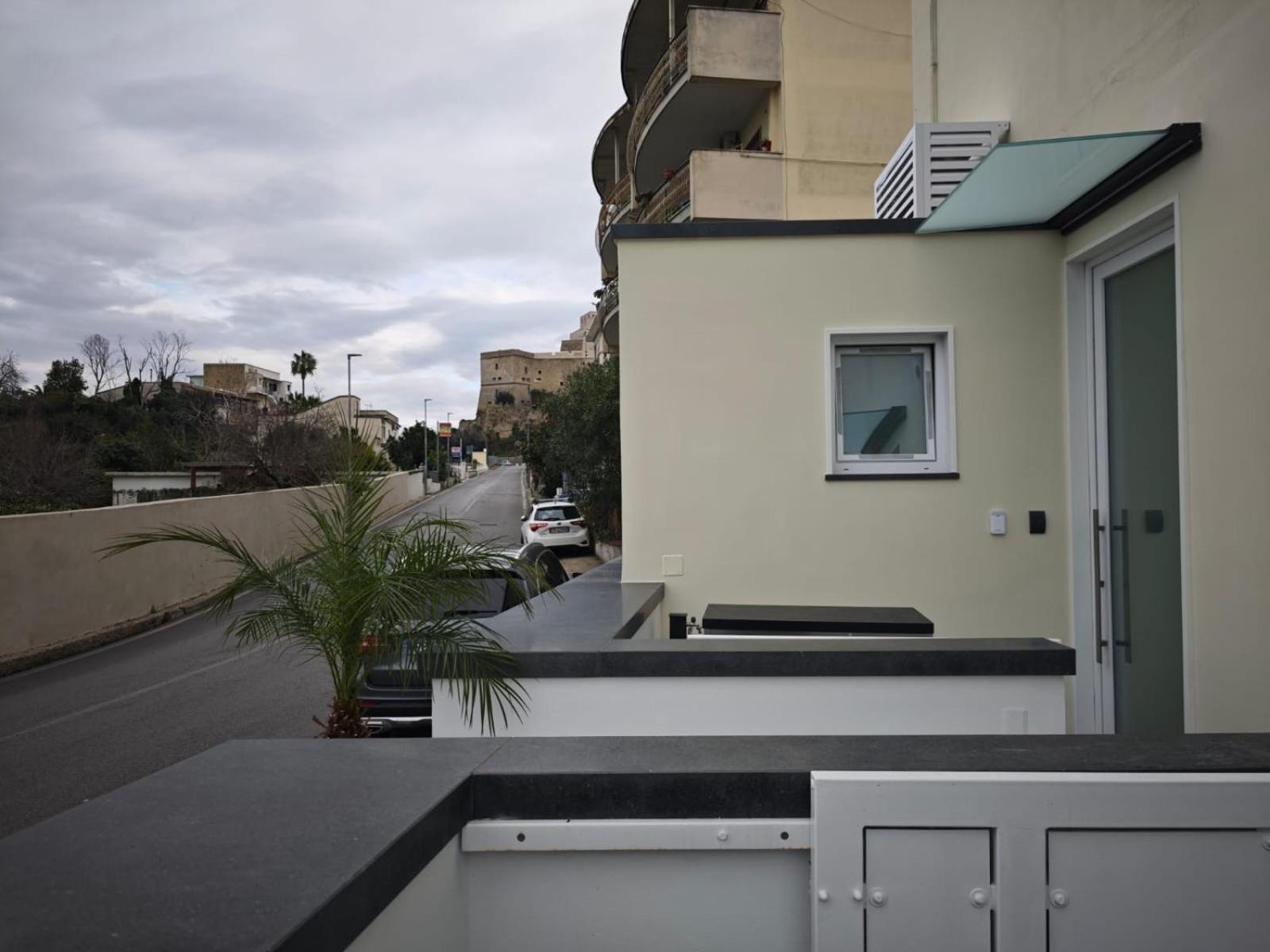 Shanti Rooms & Apartments Castello Bacoli Luaran gambar
